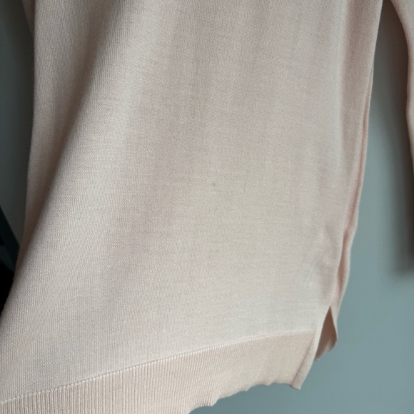 Ann Taylor Merino Wool Blend Lightweight Sweater Sz S Baby Pink V-Neck Preppy - Picture 12 of 12